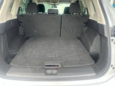 Used 2025 Nissan Rogue SV FWD image 11