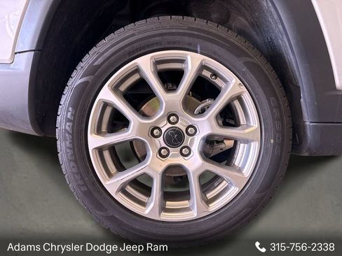 Used 2025 Jeep Compass Limited AWD/4WD image 21
