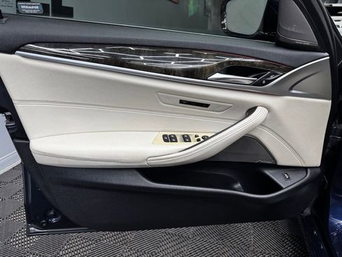 Used 2017 BMW 540i RWD image 38
