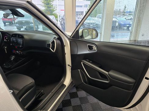Used 2024 Kia Soul LX w/ Option Group 015 image 41