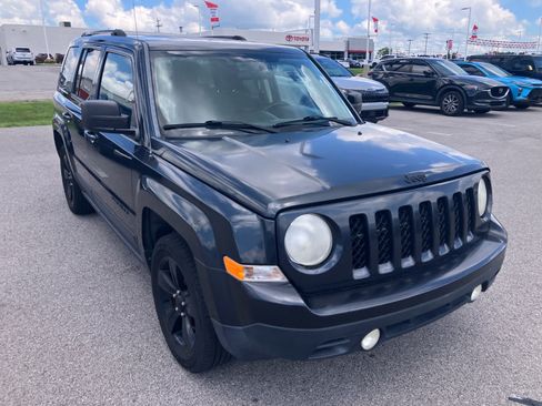 Used 2014 Jeep Patriot Sport w/ Power Value Group FWD image 1