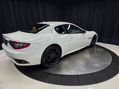 Used 2015 Maserati GranTurismo Sport RWD image 13