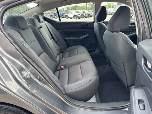 Used 2025 Nissan Altima 2.5 SV FWD image 19