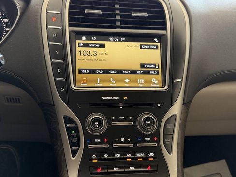 Used 2016 Lincoln MKX Select w/ Select Plus Package AWD/4WD image 9