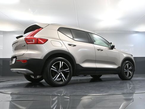 Used 2023 Volvo XC40 B5 Core AWD/4WD image 50