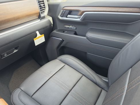 New 2026 Chevrolet Silverado 1500 High Country w/ Technology Package AWD/4WD image 22