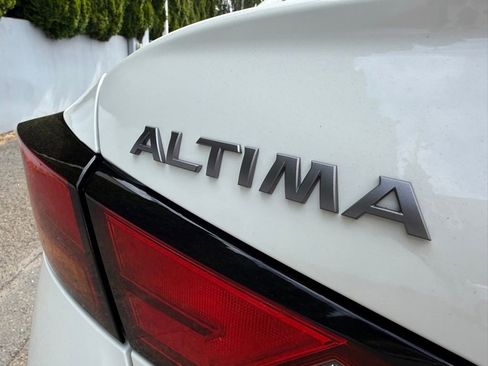 Used 2025 Nissan Altima 2.5 SR FWD image 7