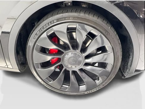 Used 2023 Tesla Model Y Performance AWD/4WD image 13