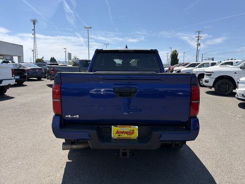 Used 2024 Toyota Tacoma SR5 AWD/4WD image 4