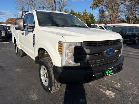 Used 2019 Ford F250 XL w/ Power Equipment Group image 5