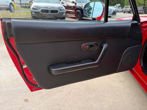 Used 1992 MAZDA MX-5 Miata RWD image 10