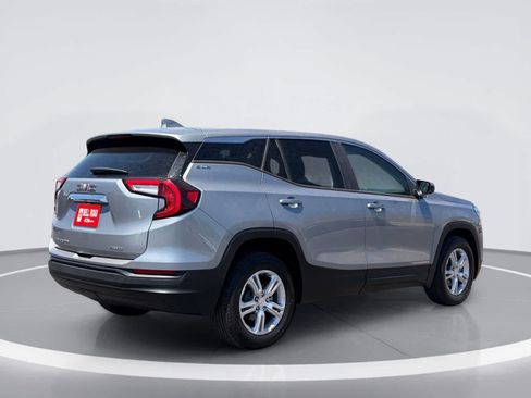 Used 2024 GMC Terrain SLE AWD/4WD image 5