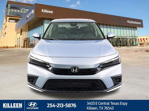Used 2022 Honda Civic Touring image 2