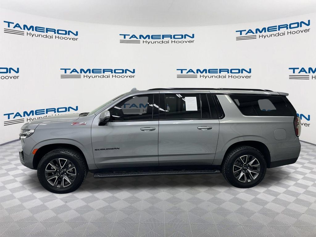 Used 2023 Chevrolet Suburban Z71 w/ Luxury Package AWD/4WD image 2