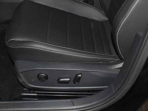 Used 2024 Volkswagen Jetta SE image 13