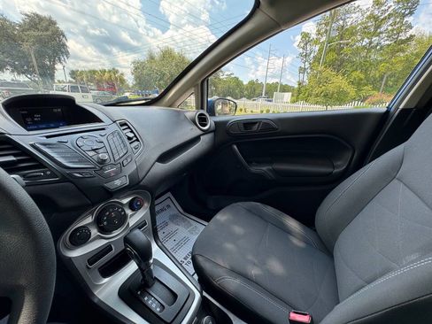 Used 2018 Ford Fiesta SE FWD image 18