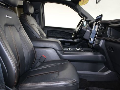 Used 2022 Ford Expedition Max Platinum AWD/4WD image 31