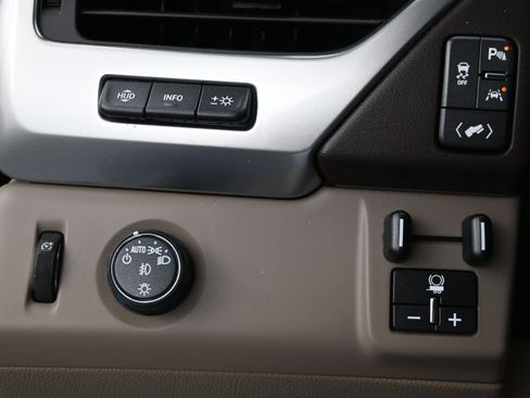 Used 2020 Chevrolet Tahoe Premier RWD image 21