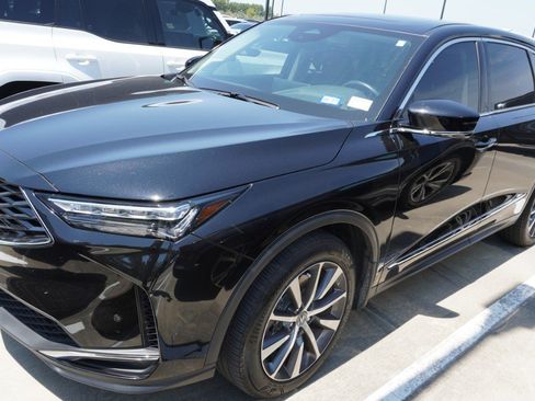 Used 2025 Acura MDX SH-AWD w/ Technology Package image 4
