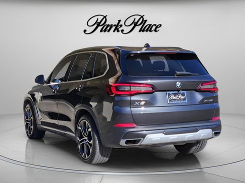 Used 2022 BMW X5 xDrive40i w/ Premium Package image 3