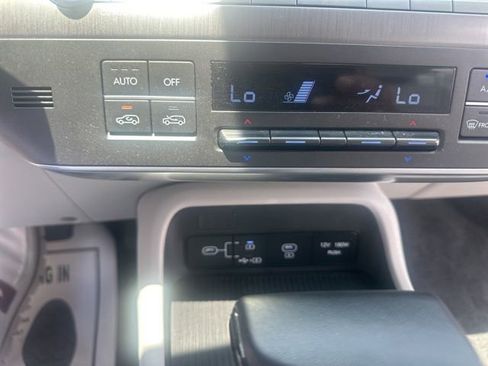 Used 2025 Hyundai Kona SEL FWD image 15