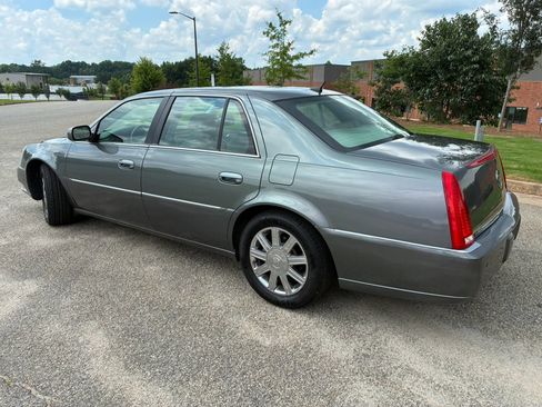 Used 2006 Cadillac DTS FWD image 3