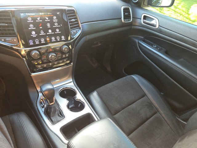 Used 2020 Jeep Grand Cherokee Altitude AWD/4WD image 16