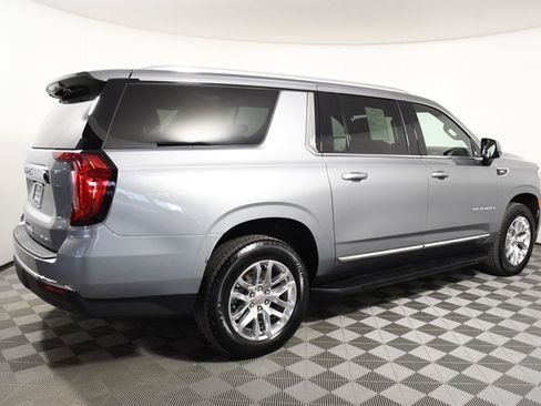 Used 2023 GMC Yukon XL SLT w/ SLT Premium Package image 7