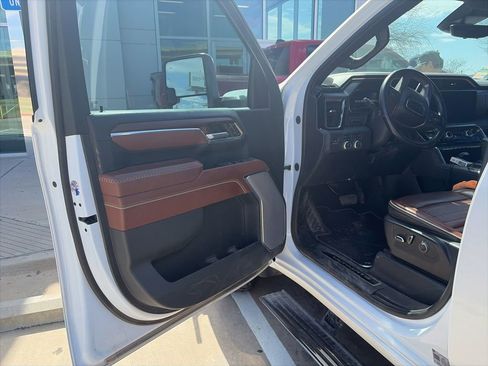 Used 2024 GMC Sierra 3500 Denali Ultimate image 6