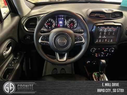 Used 2023 Jeep Renegade Latitude AWD/4WD image 14