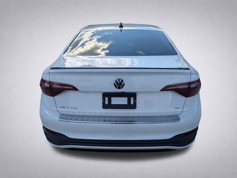Used 2023 Volkswagen Jetta SE FWD image 4