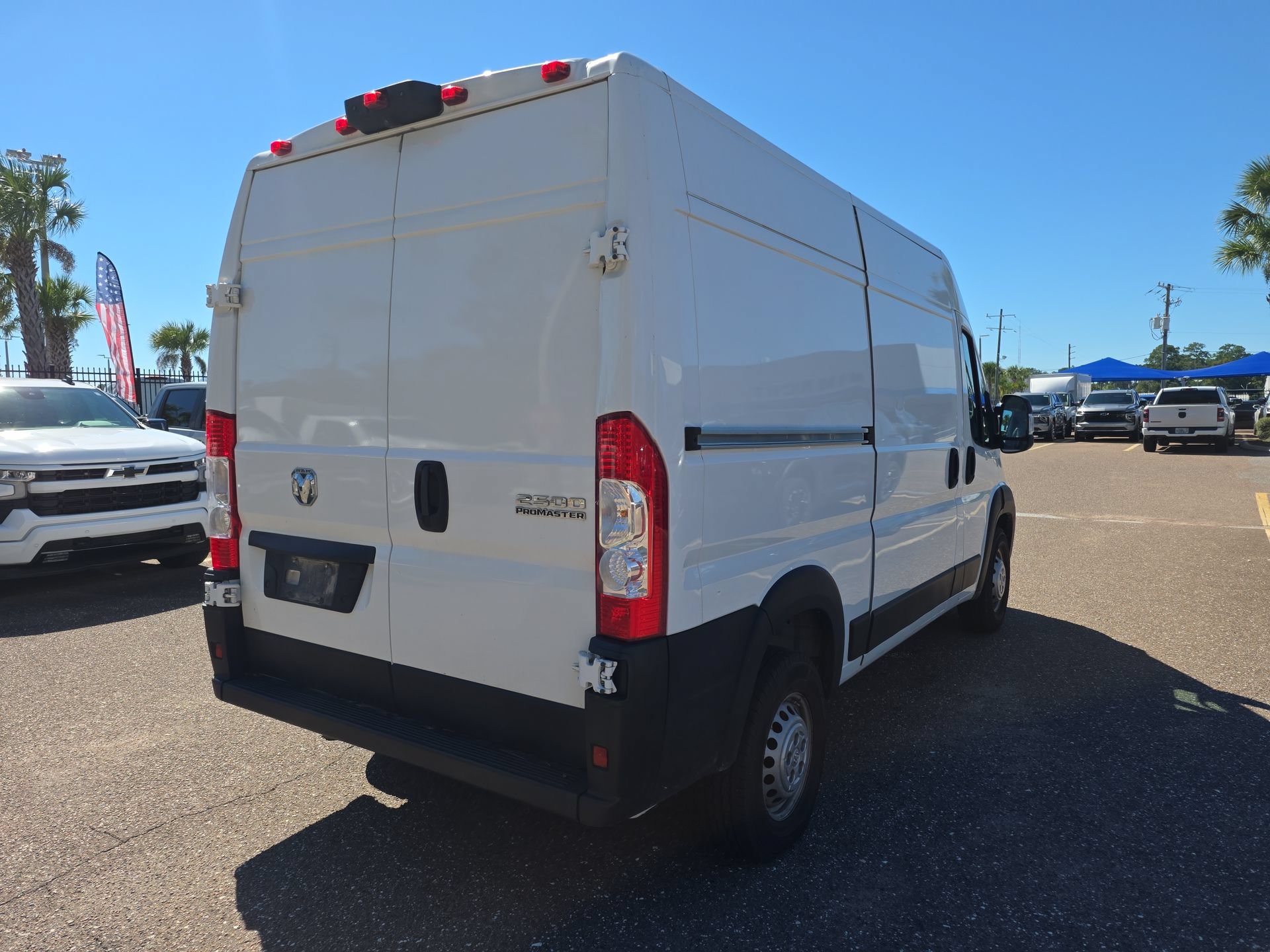 Used 2024 RAM ProMaster 2500 w/ Convenience Group FWD image 5