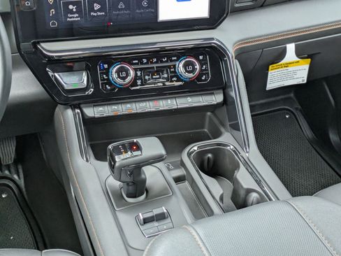 Certified 2024 GMC Sierra 1500 AT4 w/ AT4 Premium Package AWD/4WD image 18