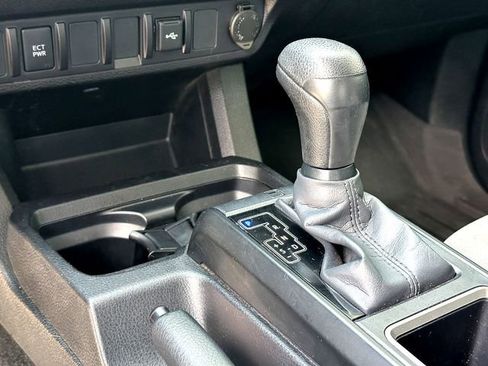 Used 2023 Toyota Tacoma SR AWD/4WD image 16