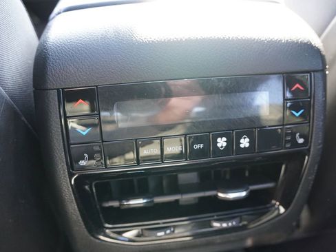 Used 2023 Jeep Grand Cherokee Overland w/ Luxury Tech Group IV AWD/4WD image 20