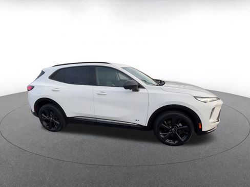 Used 2024 Buick Envision Sport Touring image 2