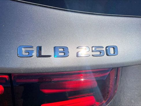 Certified 2025 Mercedes-Benz GLB 250 image 10