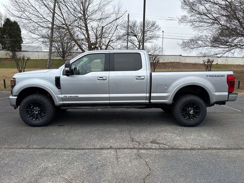 Used 2022 Ford F350 Lariat w/ Tremor Off-Road Package image 22