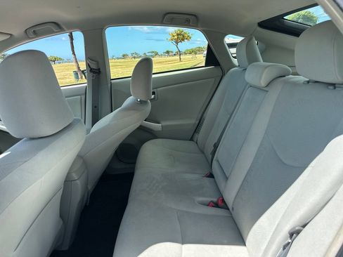 Used 2015 Toyota Prius Four FWD image 14