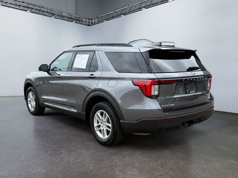 Used 2025 Ford Explorer Active AWD/4WD image 5