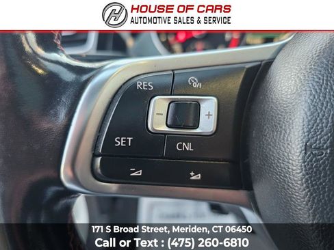 Used 2018 Volkswagen GTI SE image 28