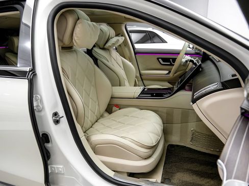 Used 2023 Mercedes-Benz Maybach S 680 4MATIC image 44
