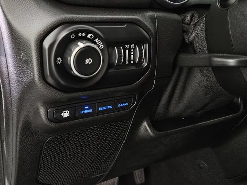 Used 2021 Jeep Wrangler Unlimited Sahara AWD/4WD image 25
