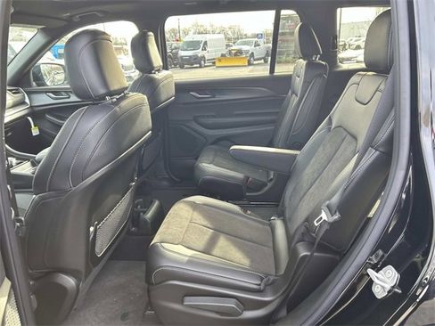New 2025 Jeep Grand Cherokee L Altitude image 5
