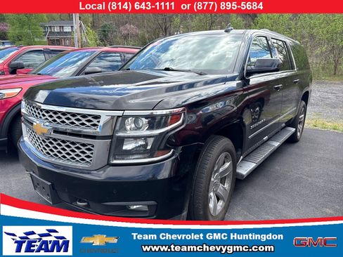 Used 2017 Chevrolet Suburban LT w/ LT Signature Package image 1