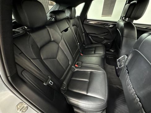 Used 2020 Porsche Macan AWD/4WD image 48