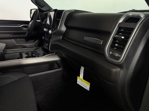 Used 2025 RAM 1500 Big Horn AWD/4WD image 32