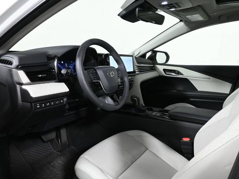 Used 2026 Toyota Camry XLE w/ Premium Plus Package AWD/4WD image 4