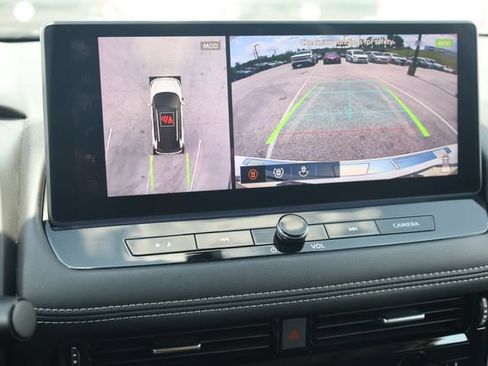 Certified 2025 Nissan Rogue SL w/ Tech Package AWD/4WD image 17