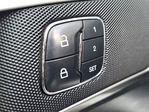 Used 2017 Ford Fusion SE w/ Fusion SE Technology Package image 13